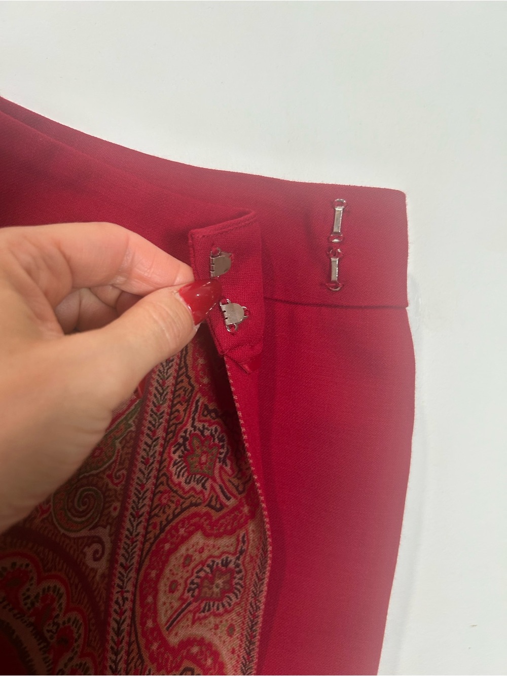 Vtg Talbots Wrap Skirt Womens 14 Midi Red Paisley 100% Wool Scarf Print Boho - Picture 5 of 14